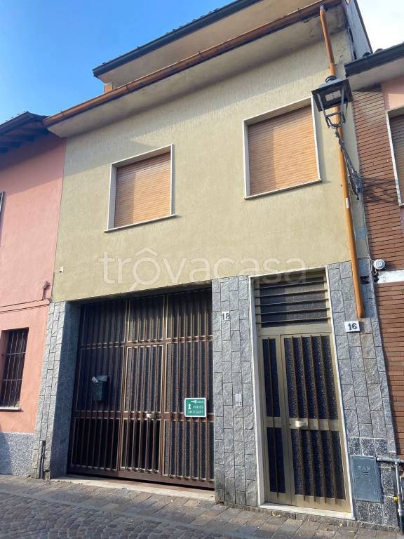 Casa Indipendente in vendita a San Colombano al Lambro via Giuseppe Monti, 18