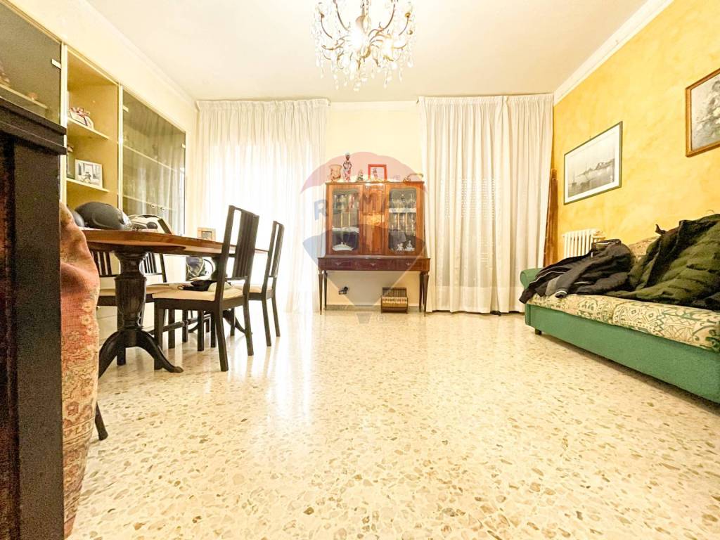 Appartamento in vendita a Bari via Vincenzo Bellezza, 46