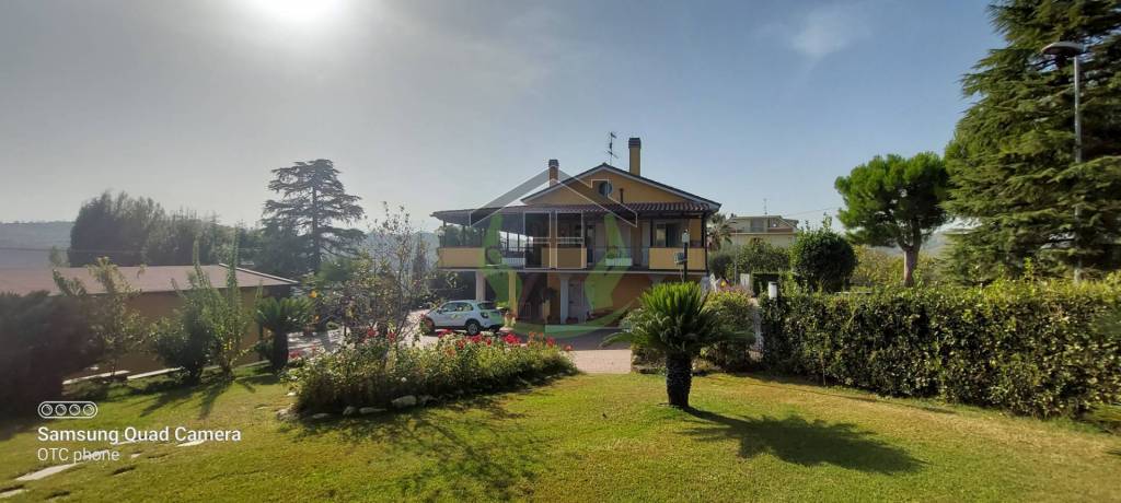 Villa in vendita a Monsampolo del Tronto contrada Collelungo