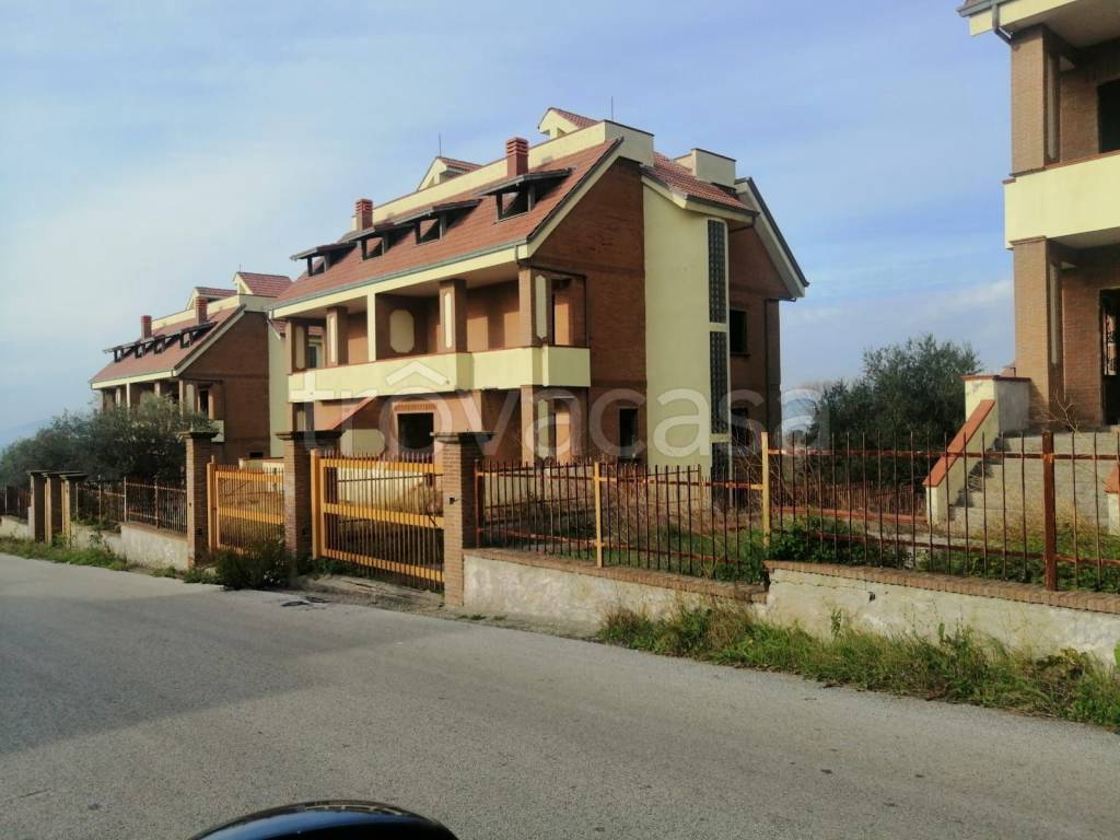 Villa Bifamiliare in vendita a Frasso Telesino via frangitelli