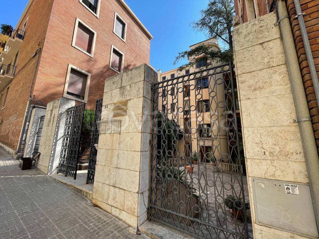 Appartamento in vendita a Cosenza via Sabotino, 54