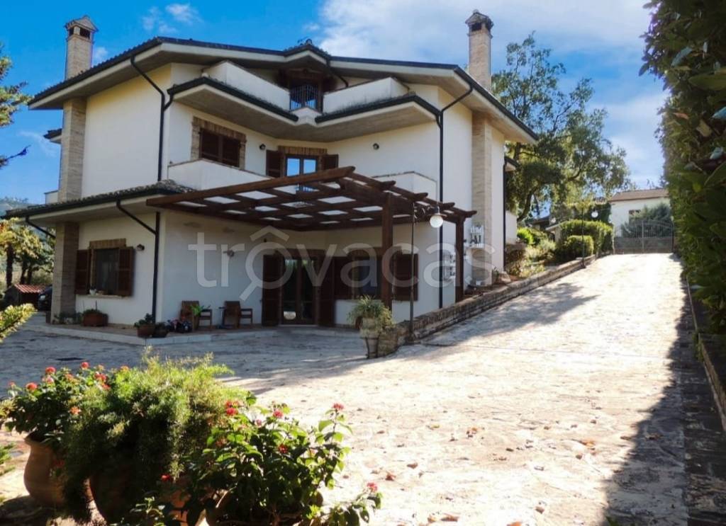 Villa in vendita a Turrivalignani contrada San Felice