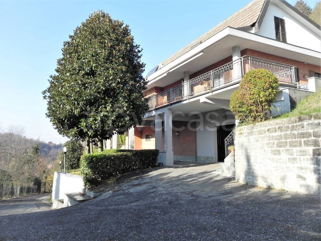 Villa Bifamiliare in vendita a Torino strada al Traforo di Pino