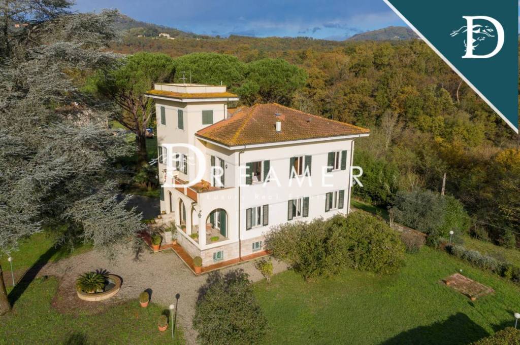 Villa in vendita a Lucca via dei borelli, 10