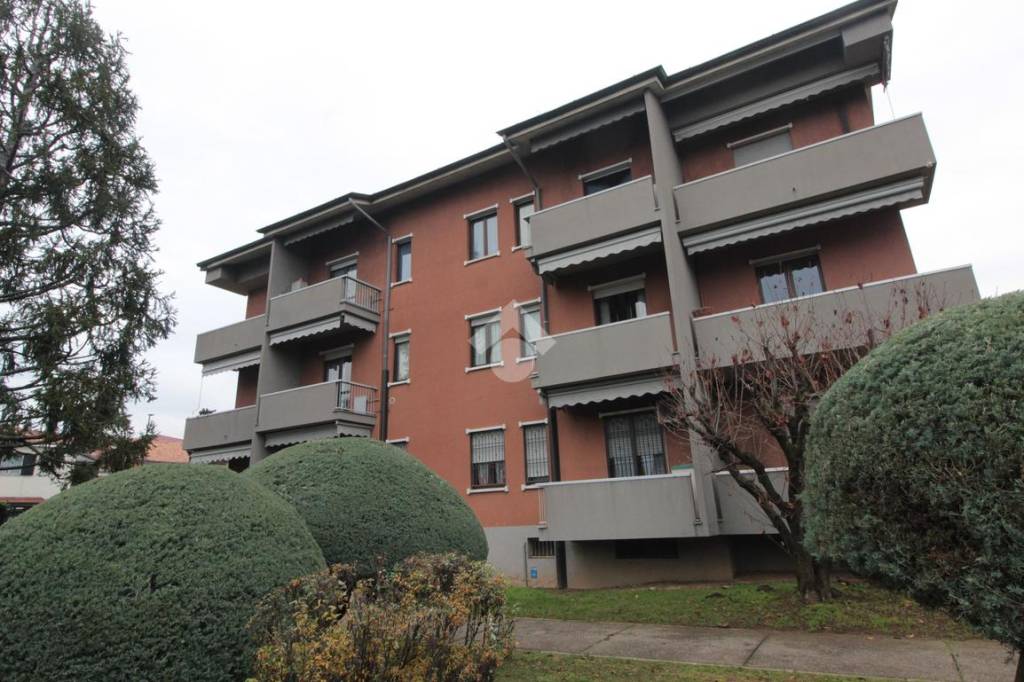 Appartamento in vendita a Bellusco via Bergamo, 56