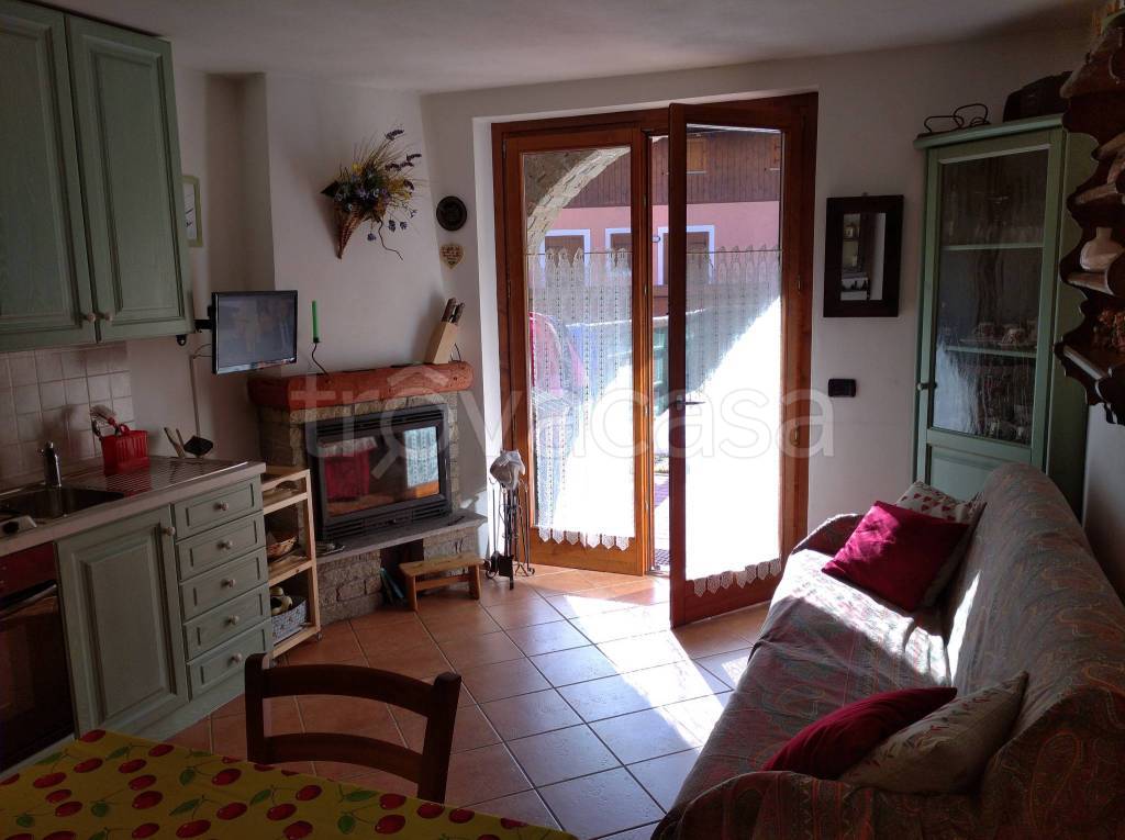 Appartamento in vendita a Corteno Golgi via Valeriana in San Pietro, 82