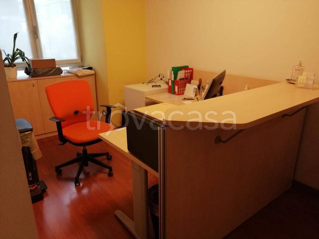 Ufficio in in affitto da privato a Milano via Adeodato Ressi, 21