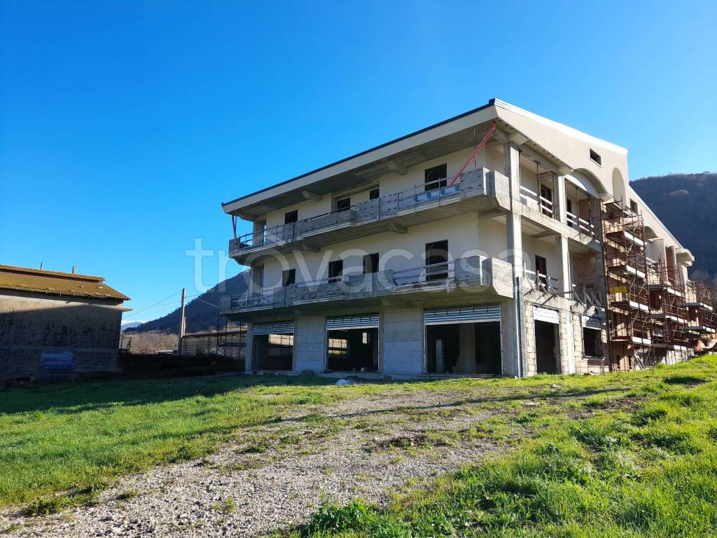 Appartamento in vendita a Valle di Maddaloni sp335