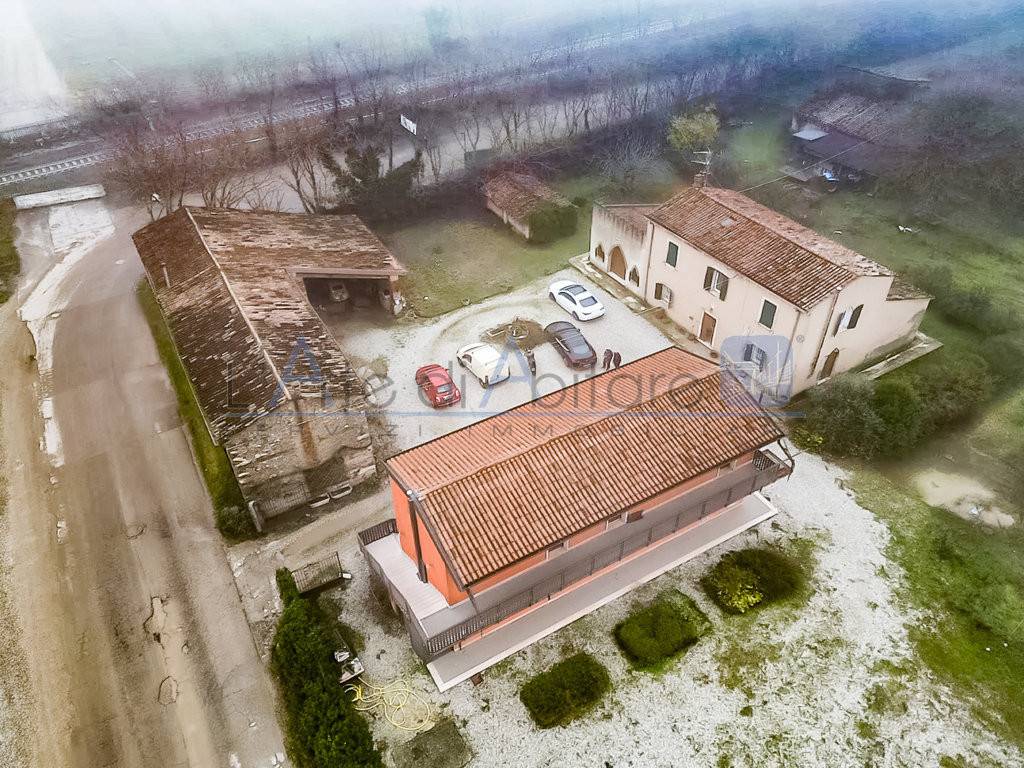 Casale in vendita a Villafranca di Verona