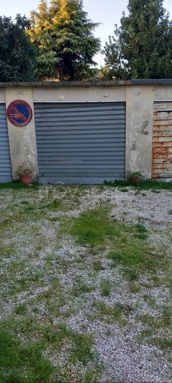 Garage in vendita a Venezia via Lussinpiccolo, 15