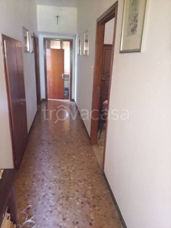 Villa Bifamiliare in in vendita da privato a San Severino Marche località Corsciano, 37