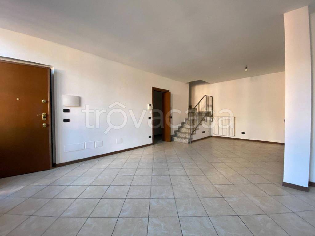 Appartamento in vendita ad Abbiategrasso via Ticino, 26