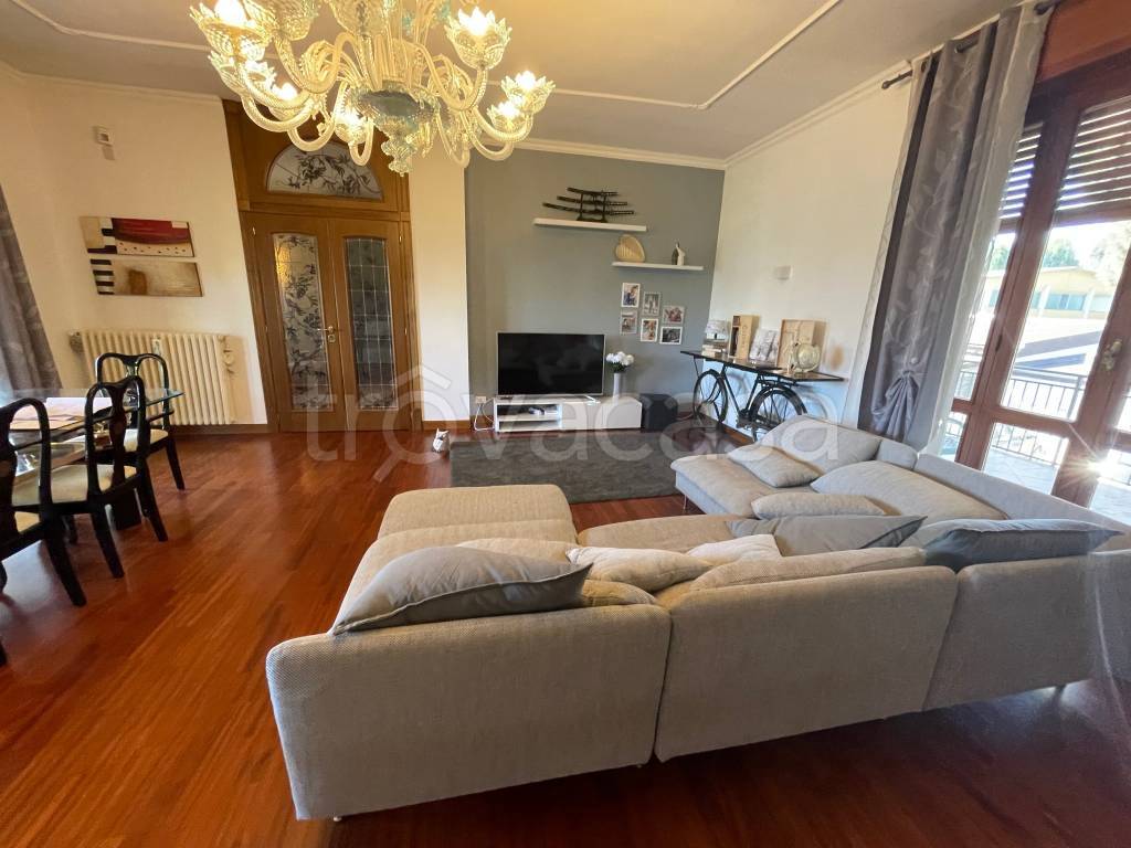 Villa Bifamiliare in vendita a Noviglio strada Provinciale gaggiano-binasco
