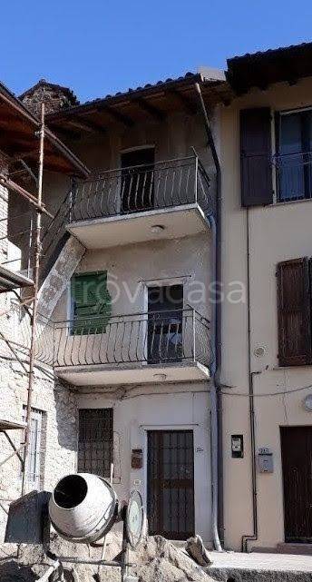 Casa Indipendente in in vendita da privato ad Almenno San Bartolomeo piazza Italia