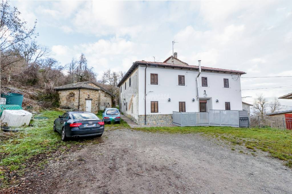 Villa Bifamiliare in vendita a San Benedetto Val di Sambro via Cà del Farini, Madonna dei Fornelli 32