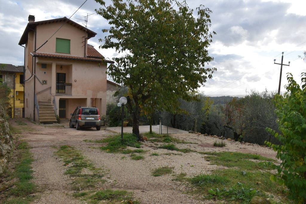 Casale in in vendita da privato a Gualdo Cattaneo via Case Leone, 1