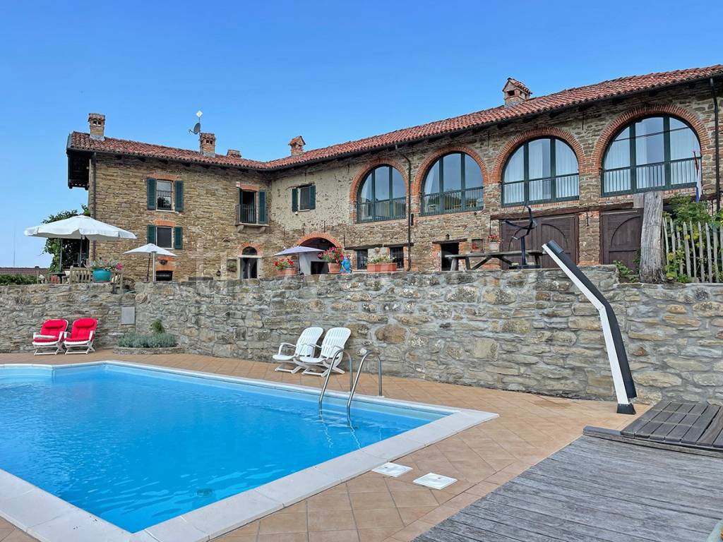 Villa in vendita a Mombarcaro via Giuseppe Galliano
