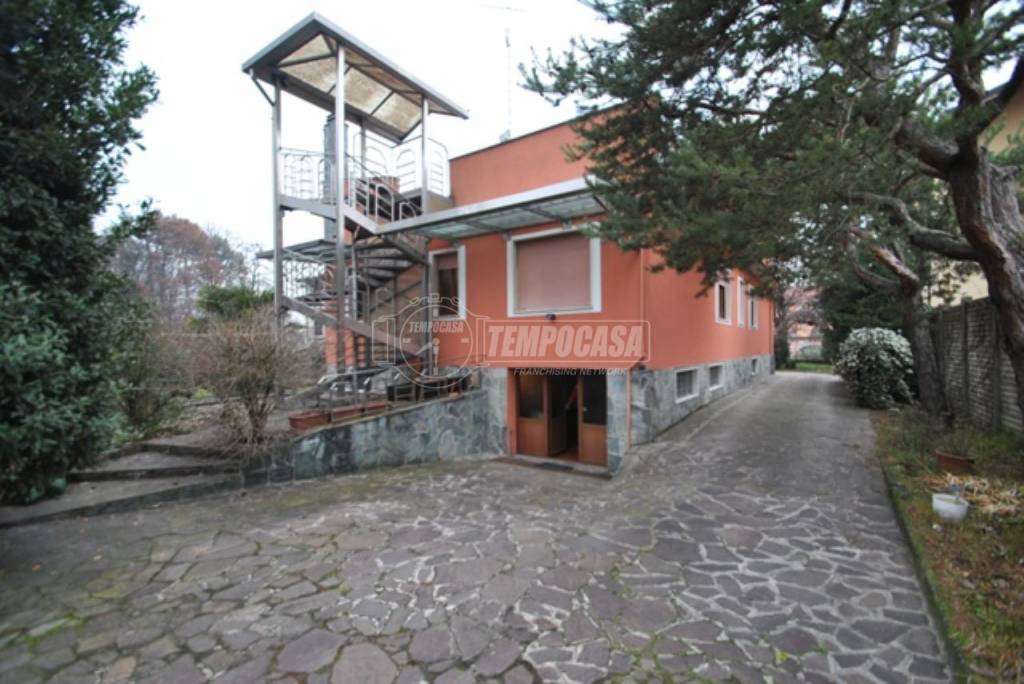 Villa Bifamiliare in vendita a Cesate vicolo 25 Aprile, 5