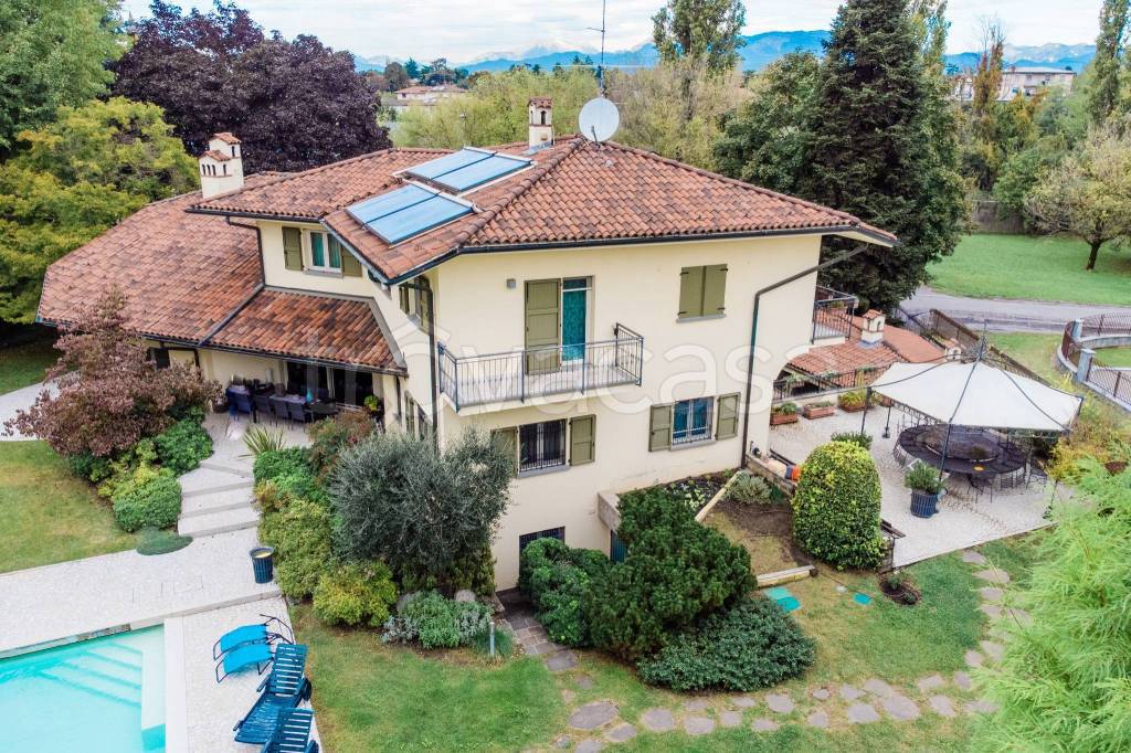 Villa in vendita a Capriate San Gervasio via Enrico Fermi, 2