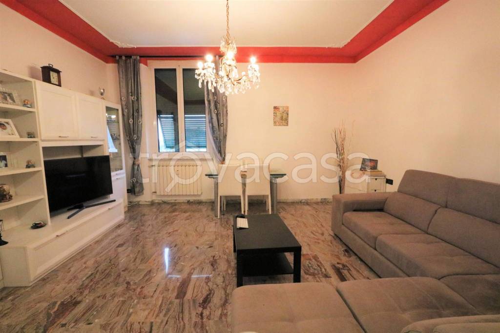 Appartamento in vendita a Genova via Carnia
