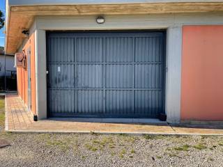 Magazzino in affitto a elice strada marina inferiore