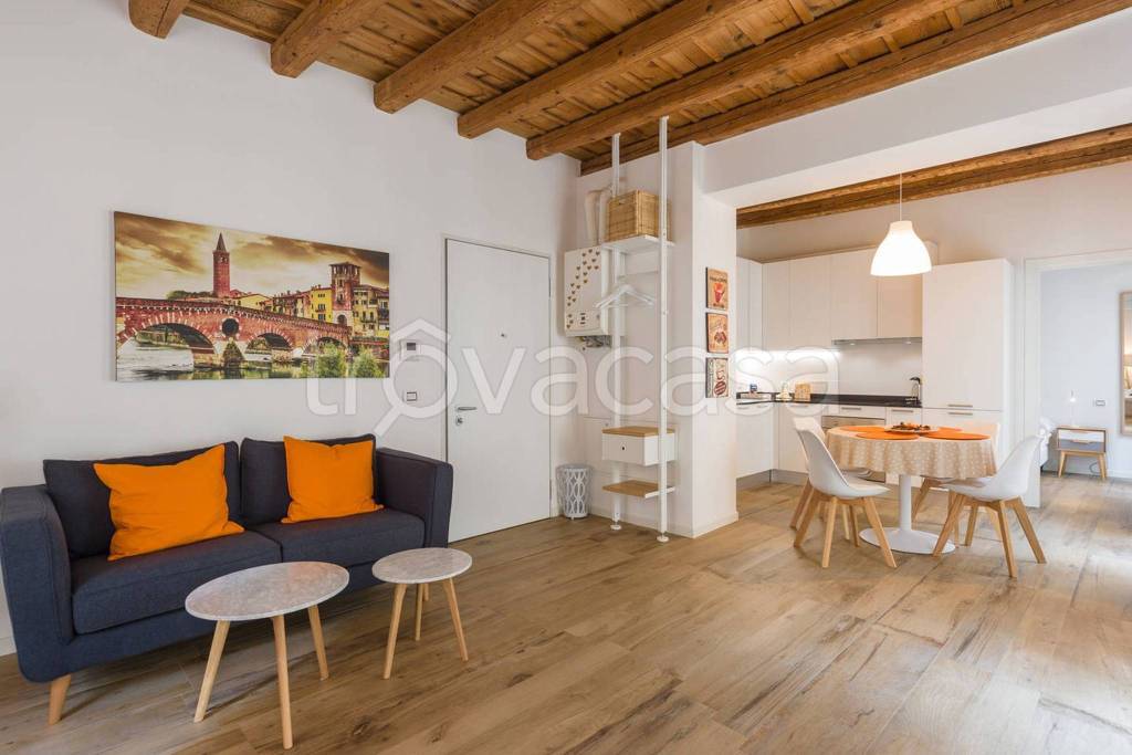 Appartamento in affitto a Verona piazza San Nicolò