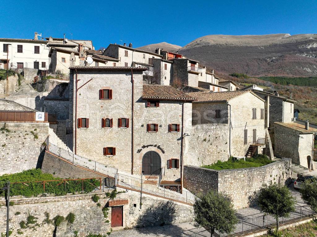 Casale in vendita a Sant'Anatolia di Narco via del Forno