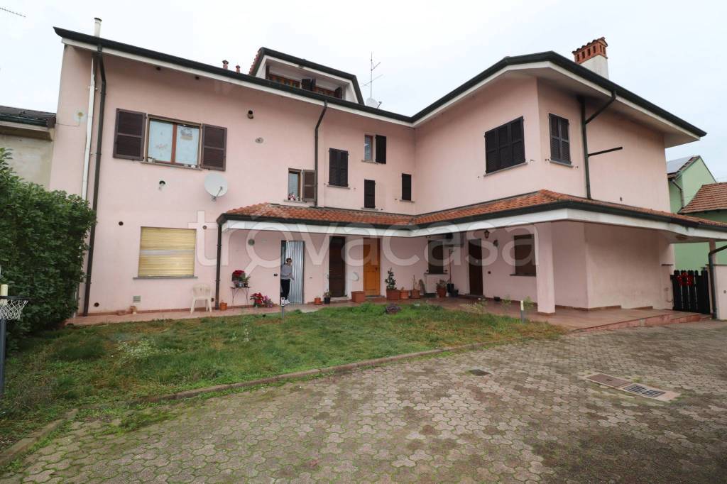 Appartamento in vendita a Ceriano Laghetto via Cesare Battisti