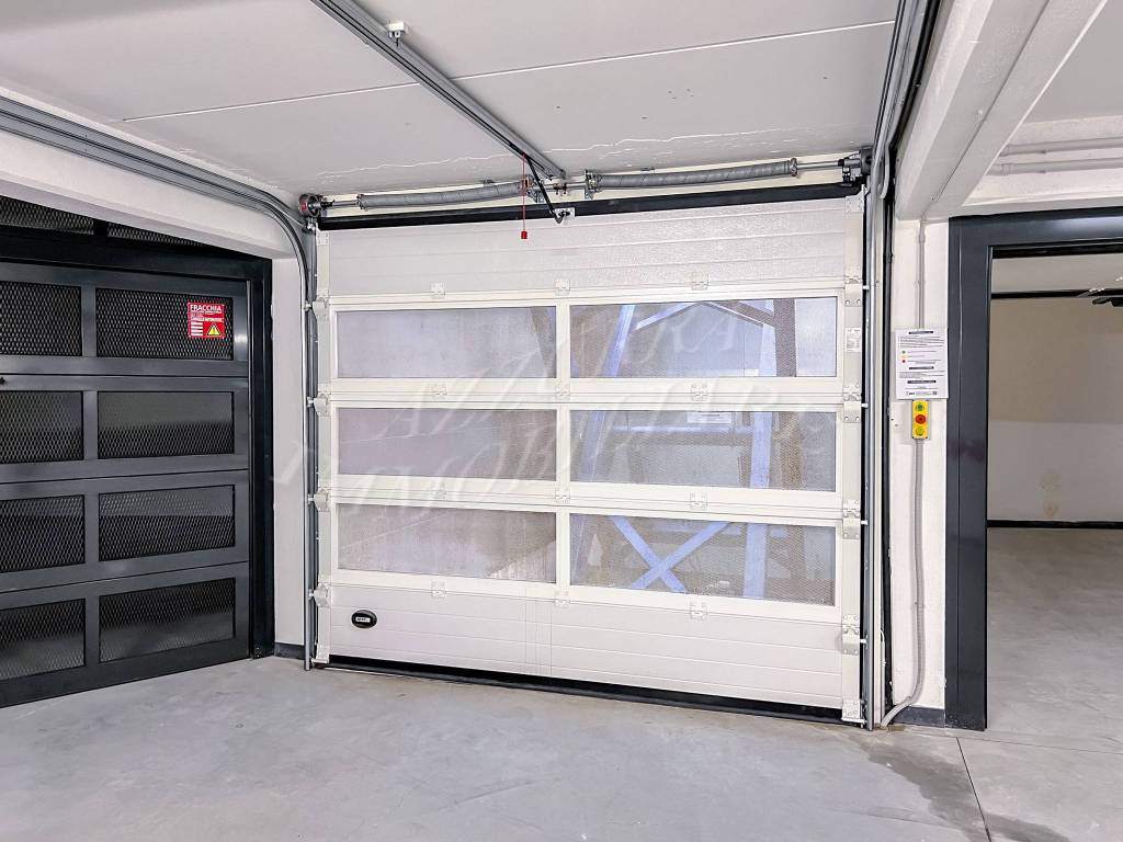 Garage in vendita a Varazze largo Alpini d'Italia