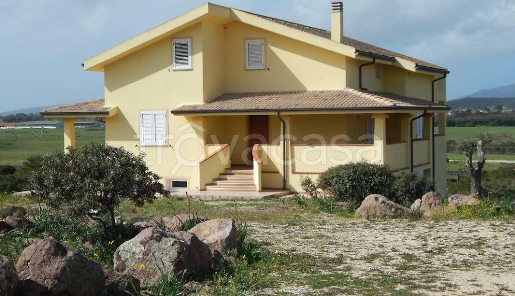 Villa Bifamiliare in vendita a Olmedo sp19