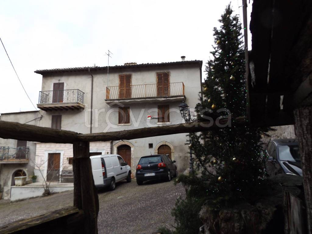 Casa Indipendente in vendita a Carsoli piazza San Giuseppe, 1