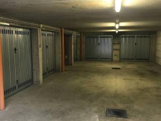 Garage in affitto a varese via malnasca, 1