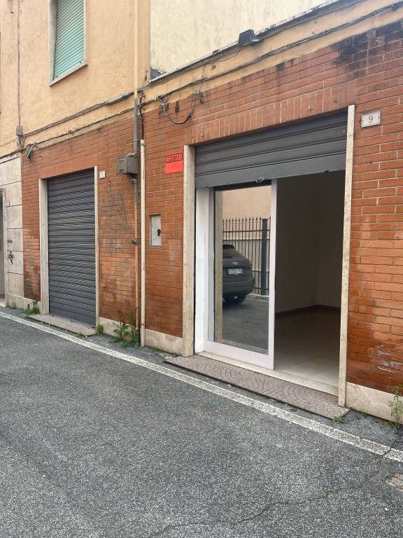 Negozio in in affitto da privato a Cisterna di Latina via Alessandro Coppetelli, 7