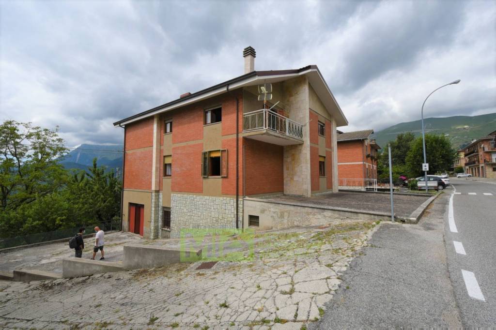 Villa in vendita a Montemonaco via stradone, 38