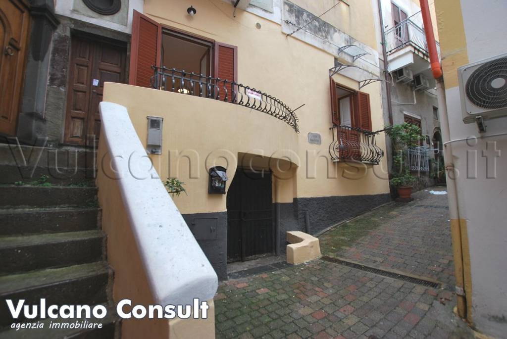 Appartamento in vendita a Lipari vico Bacco, 50