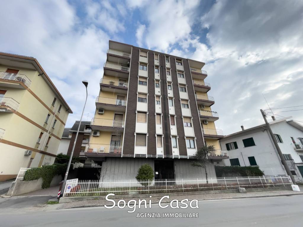 Appartamento in vendita a Oleggio viale Niccolò Paganini