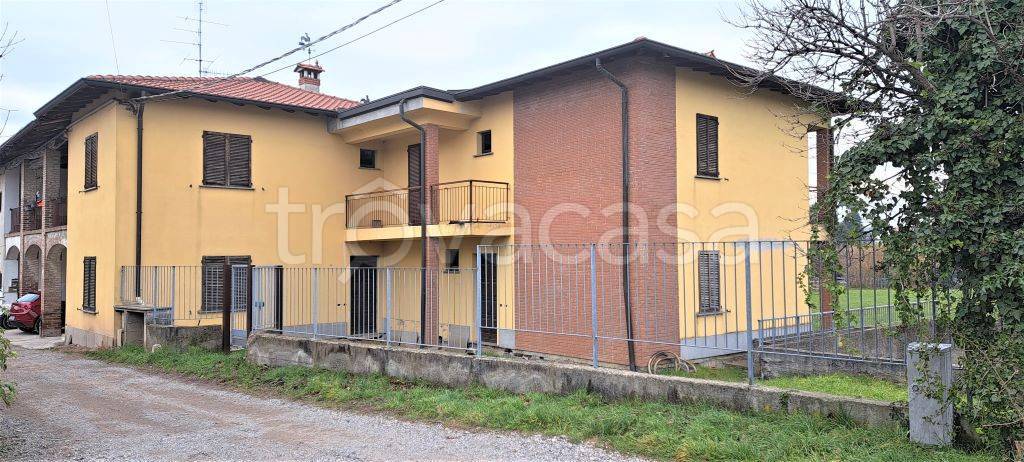 Villa Bifamiliare in vendita ad Appiano Gentile via Isidoro Bianchi