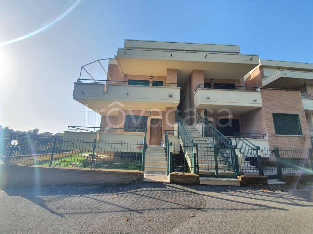 Villa a Schiera in in vendita da privato a Roma via Tricerro
