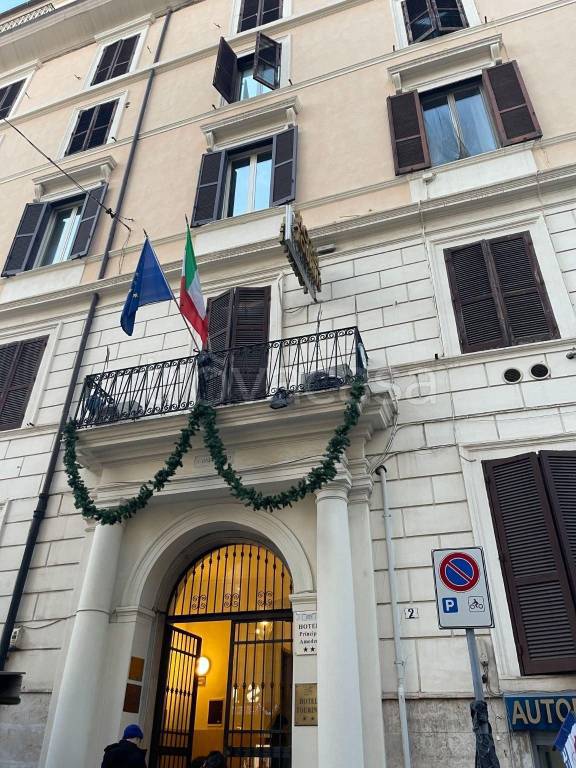 Appartamento in vendita a Roma via Principe Amedeo, 2