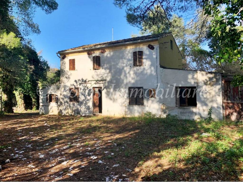 Casa Indipendente in vendita a Ponzano di Fermo contrada Capparuccia, 34