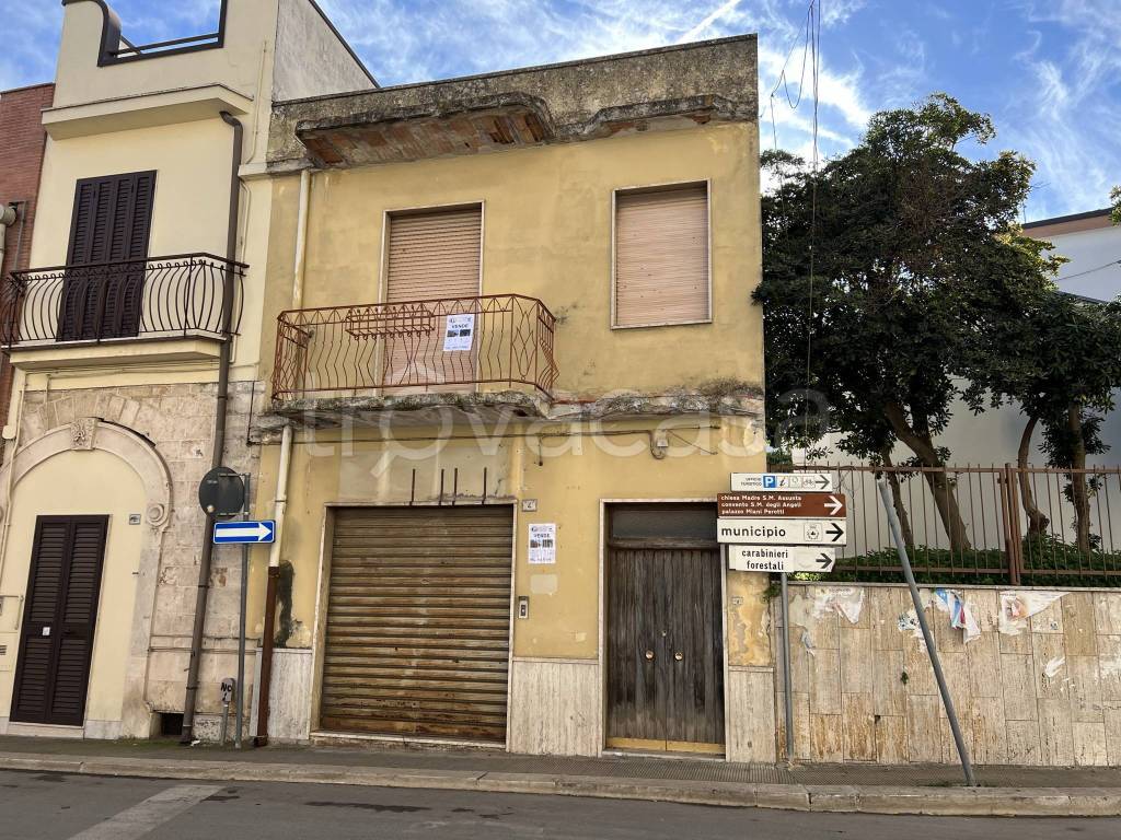 Casa Indipendente in vendita a Cassano delle Murge via Antonio Acquaviva, 2