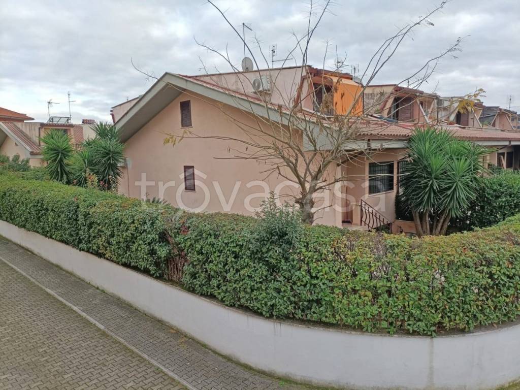 Villa a Schiera in vendita a Guidonia Montecelio viale Valle dell'Aniene, 40