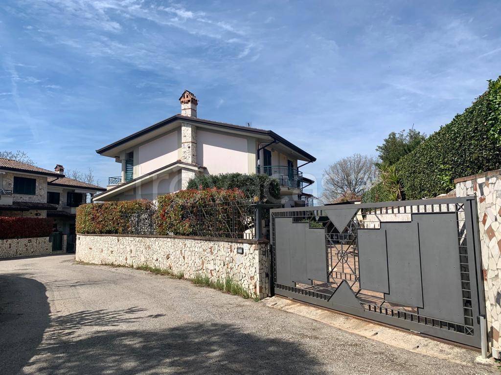 Villa a Schiera in in vendita da privato a Ceccano viale Fabrateria Vetus, 6