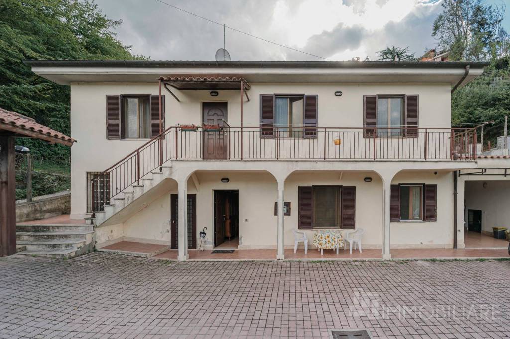 Villa in vendita a Grottaferrata via degli Scozzesi, 8