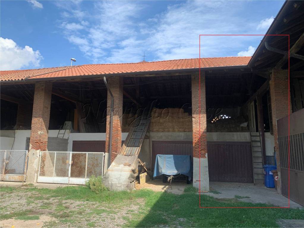 Garage in vendita a Pessano con Bornago via Negroni, 1