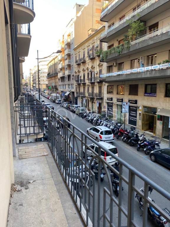 Appartamento in vendita a Palermo via Mariano Stabile