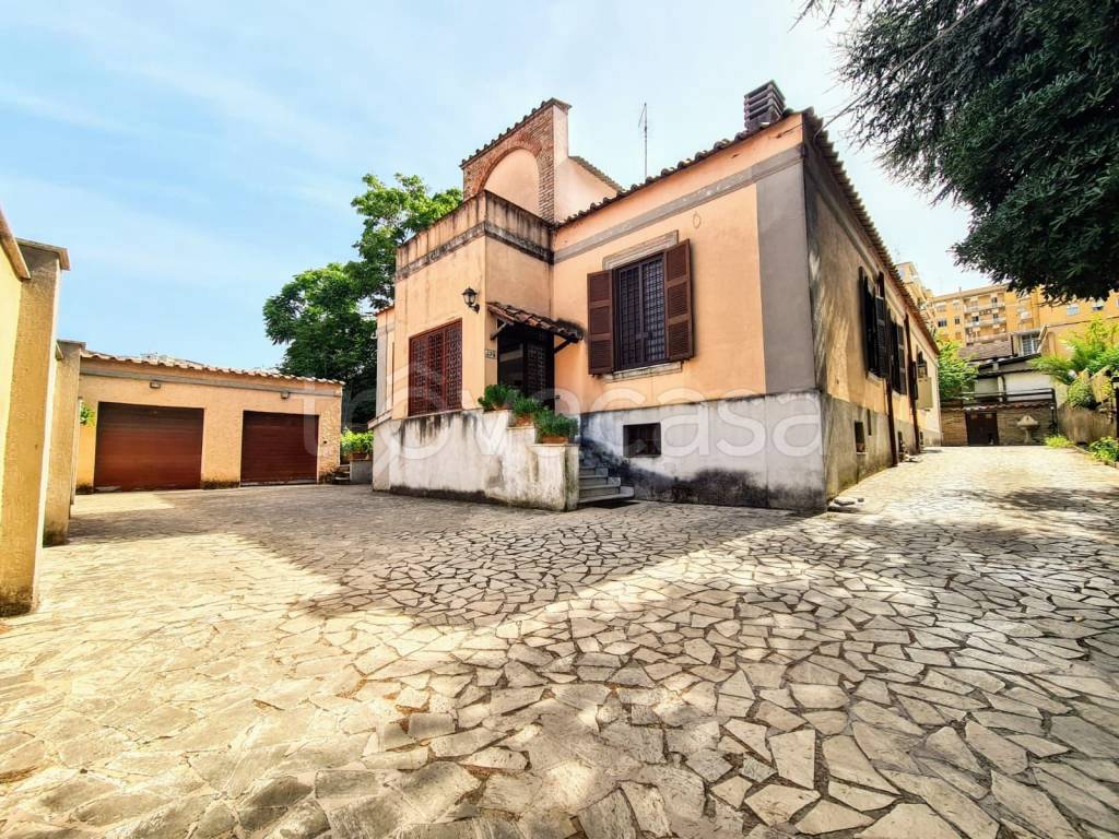Villa Bifamiliare in in vendita da privato a Roma via Tiburtina, 476