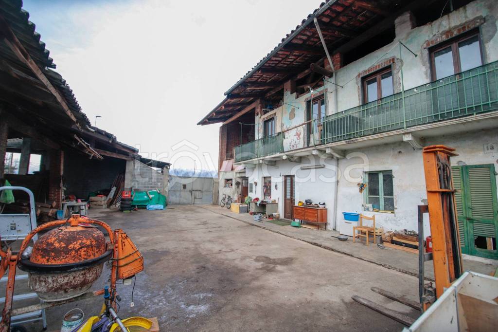 Casa Indipendente in vendita a Rivarolo Canavese via San Biagio, 2