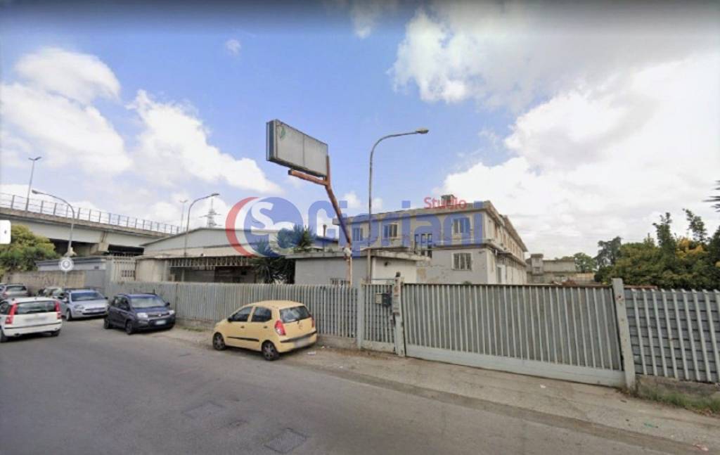 Capannone Industriale in vendita a Casandrino via Melitiello, 12