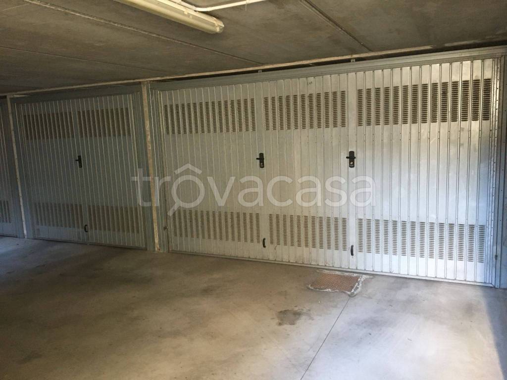 Garage in vendita a Cesano Maderno via San Bernardo, 37/b
